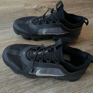 Nike Vapormax Sneakers in black